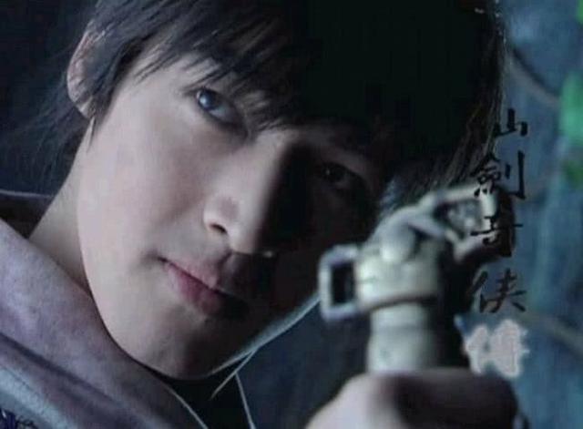 杨洋李易峰早期角色脸庞青涩少年感满满，胡歌也曾出演狗血爱情剧