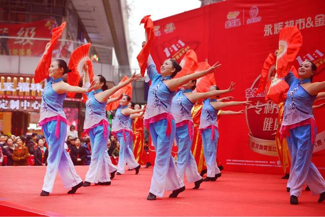 成都魚缸定制廠家地址在哪里呀（成都魚缸定制廠家地址在哪里呀電話）