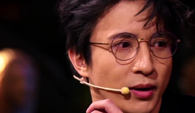 薛之谦流泪哭诉,唯一不能丢的是她!粉丝:没爱错