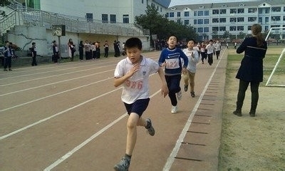 中考,高考男子1000米跑步夺冠技巧