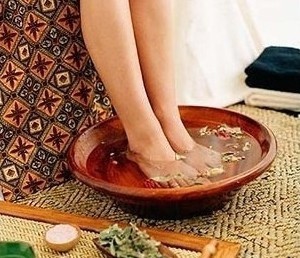 艾叶泡脚的作用?_天一超妍美容SPA_时尚_西祠胡同