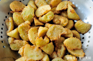 逢年过节百吃不厌的一道菜“红烧茄子”其实做法很简单!