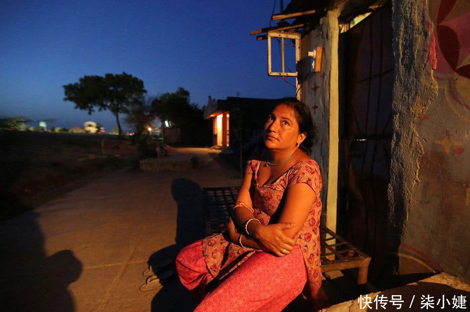 印度公路边悲惨的性工作者,她们都是家中的长女