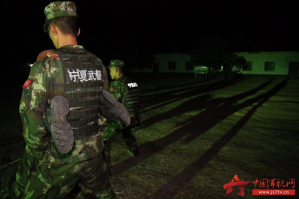 直击武警石嘴山支队魔鬼周夜训