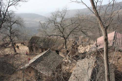 老婆回娘家两年未归,孩子哭着找妈妈,我却不知老婆家在哪?