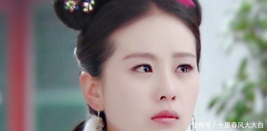 今天的雨下得好大, 依萍都变成潘长江了, 她怎么