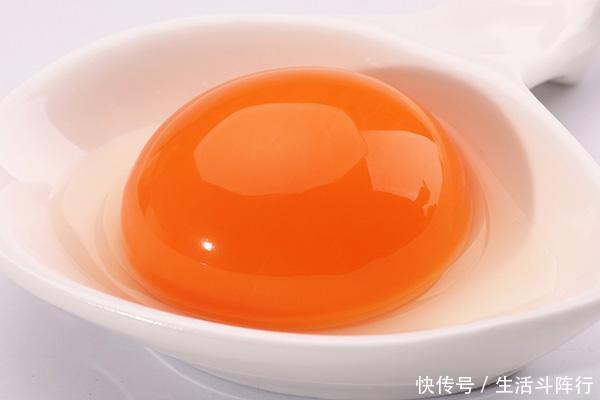 辟谣:蛋黄颜色越深鸡蛋营养越高?实际差别到底