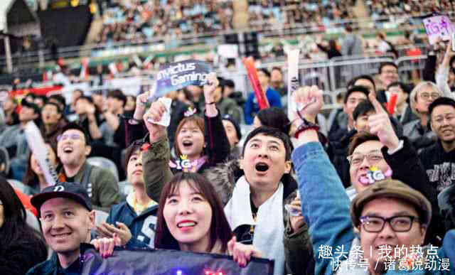 王思聪吃热狗红到国外,LOL皮肤设计师将会考