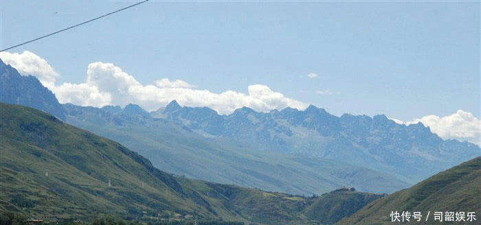 藏区基本没人钓鱼，高山冷水鱼的密度很大
