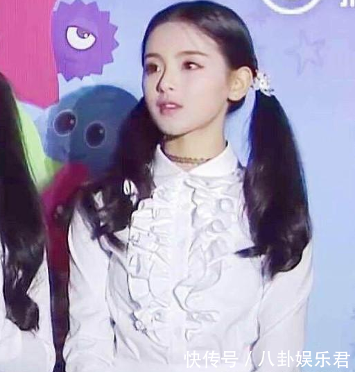 孟美岐16岁高中照片,对比杨超越18岁,女流氓和