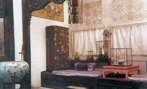 慈禧死后,众人打扫卧室发现一密室,打开后感慨