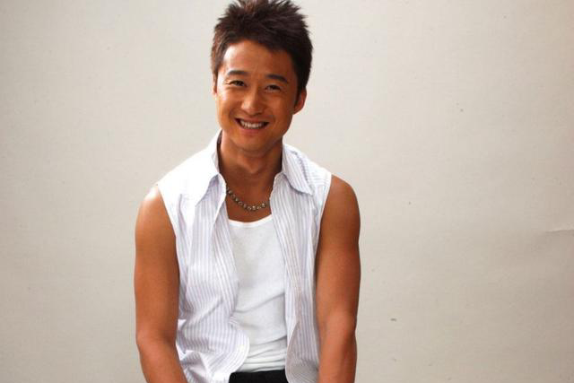 明星,他们两个被拒保,李连杰曾领三级残疾证!