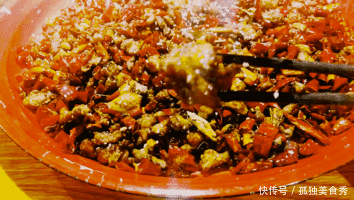 李维嘉入股的吃鸡店 13种招式让你见识鸡的江湖│寻味 澳门皇冠赌场注册