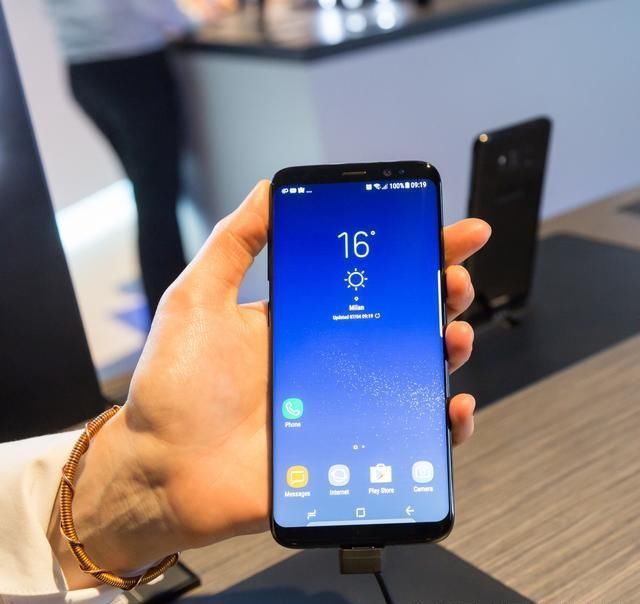 三星确认2019年上半年的可折叠手机发布,售价