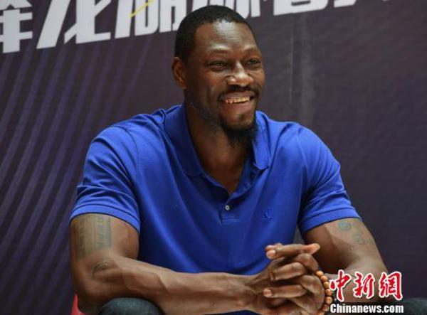前nba巨星本·华莱士开启中国行 帮助贫困儿童圆篮球梦