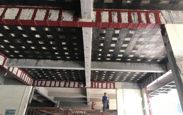 大梁粘钢加固底下钢板厚度(大梁粘钢加固底下钢板厚度选择)