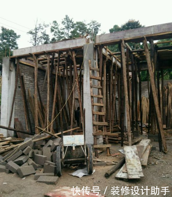漂泊半生城里实现不了自己的价值,只得灰溜溜的回农村自建房养老