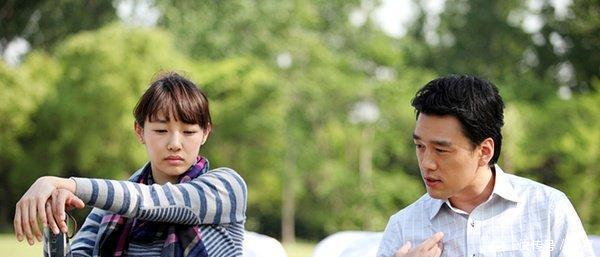 他是大器晚成的当红演员,出道之后零绯闻,如今