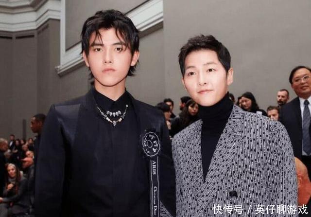 “两男同框,必有一丑”,都是帅哥也分的出来,不信看图 万博亚洲app