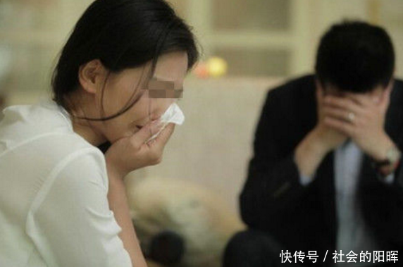 男子工作回家,怀孕的妻子要离婚,保姆悄悄指了