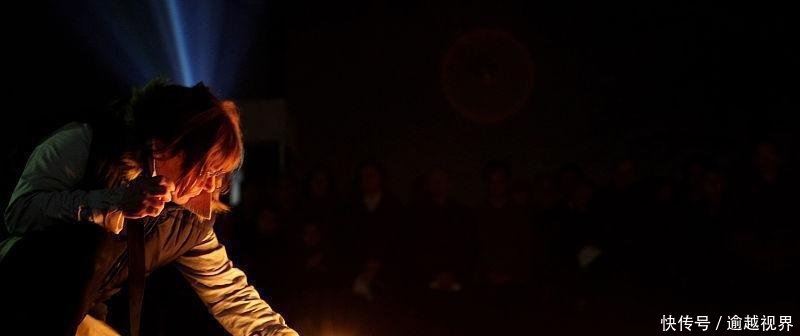 峨眉山女孩跳崖 别嘲笑和冷漠那些抑郁症患者