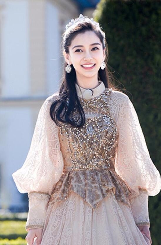 angelababy《奔跑吧》cos油画公主 抽象妆容释放天