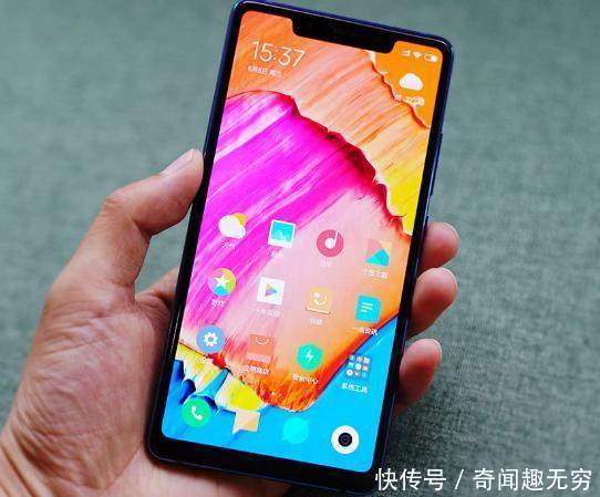 纠结!小米性价比之王大战,小米8 SE对自家人也