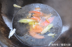 逢年过节百吃不厌的一道菜“红烧茄子”其实做法很简单!