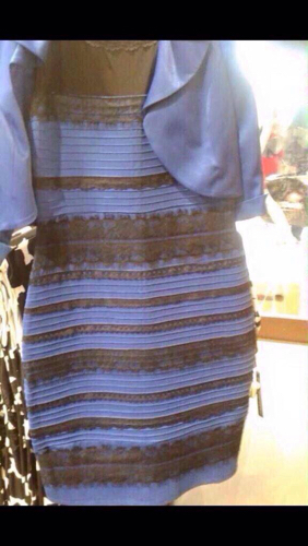 这样裙子是什么颜色!我看到黑篮色但是有人看