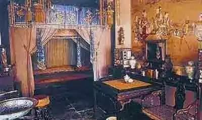 慈禧死后,众人打扫卧室发现一密室,打开后感慨