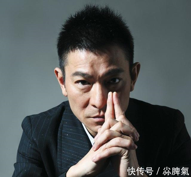 张敏评李连杰、刘德华,都是4个字,而评周星驰