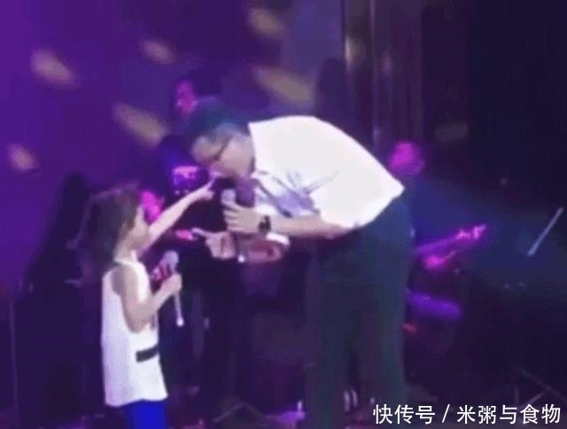 刘恺威和小糯米合唱,父女俩还亲亲,细节证明刘恺威是个好父亲 澳门新濠天地娱乐官网