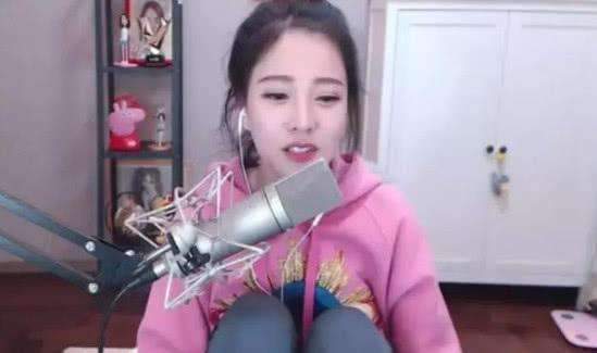 冯提莫真实身份被扒出,人设崩塌?冯提莫含泪回应:这是谣言!