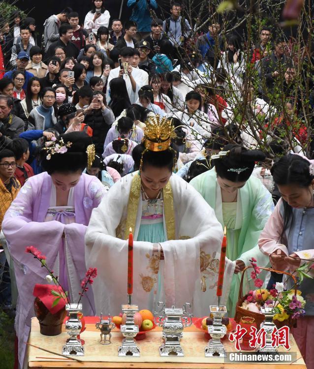 “花神节”到来 各地上演唯美“花神祭”