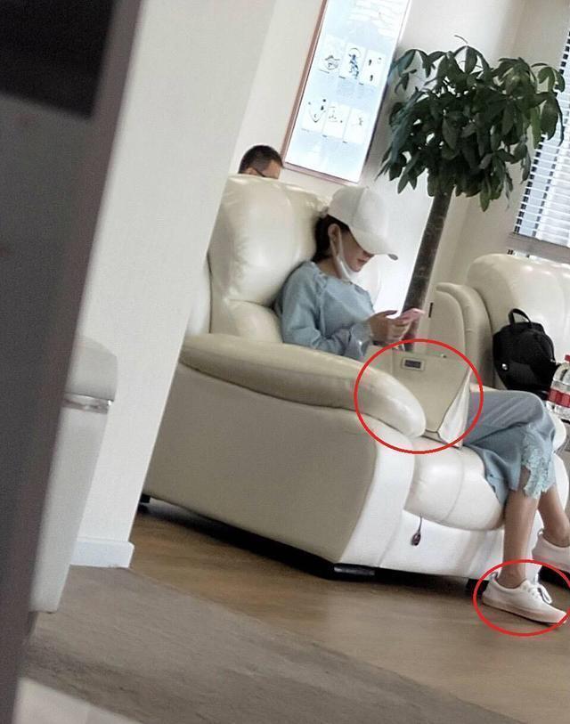 两次疑似偶遇赵丽颖和冯绍峰，五张照片全方位对比：这是圈套