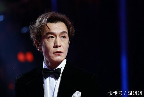 现在回想李咏被爆料移民美国,还被网友群嘲,其