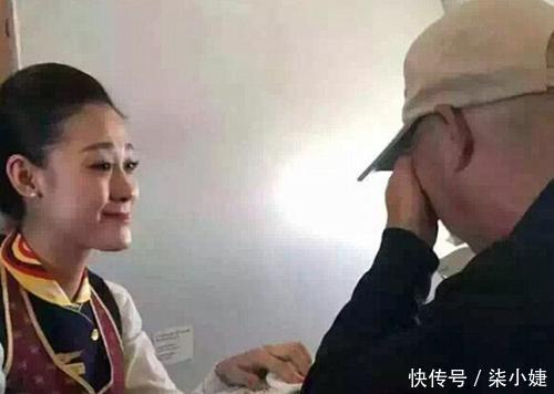 结婚当天女婿老往厕所跑，打开门看到他趴在马桶，我夸女儿捡到宝