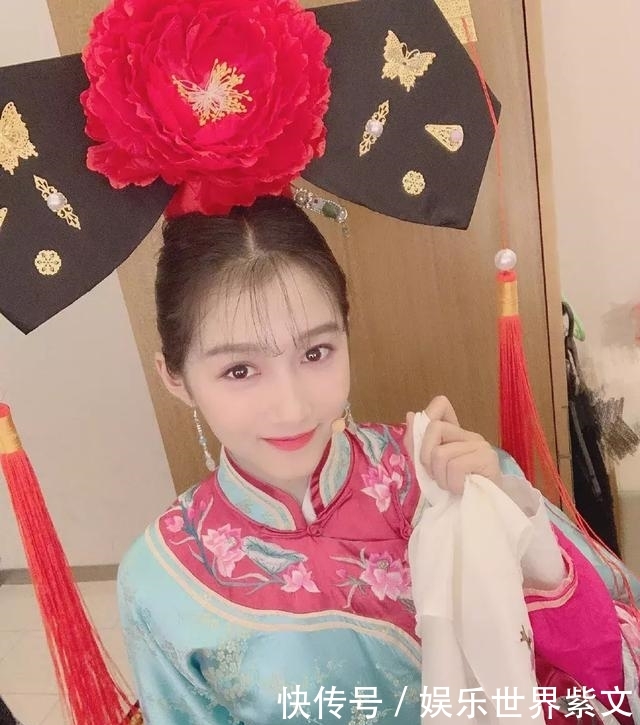 关晓彤为鹿晗庆生不忘为男友打歌 两人相恋2年