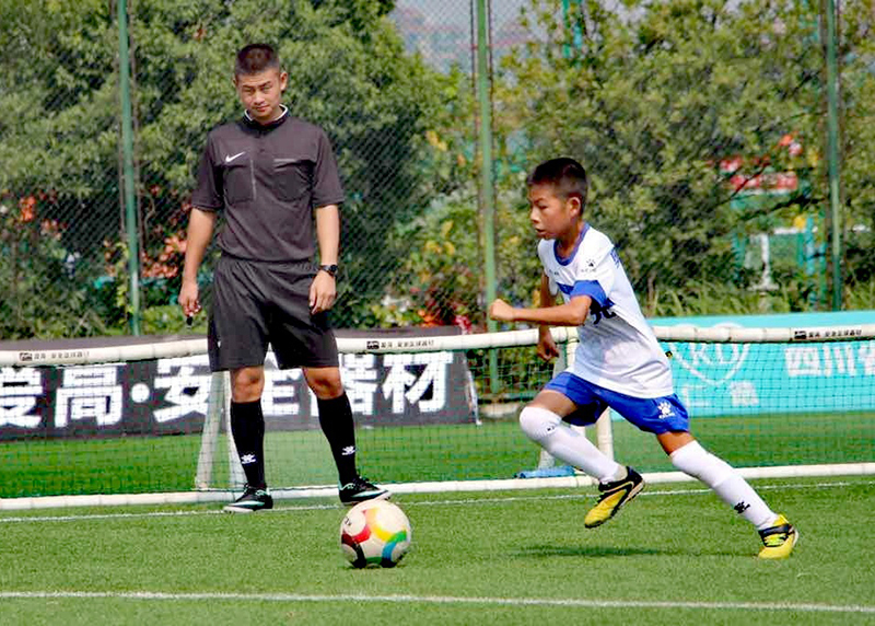 校园足球开新花,南充高坪一小杜子墨被恒大足
