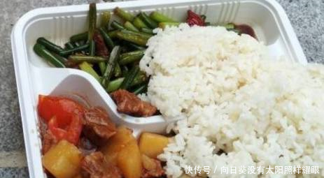 横店群演辛苦工资低,一部戏全是替身在做,明星