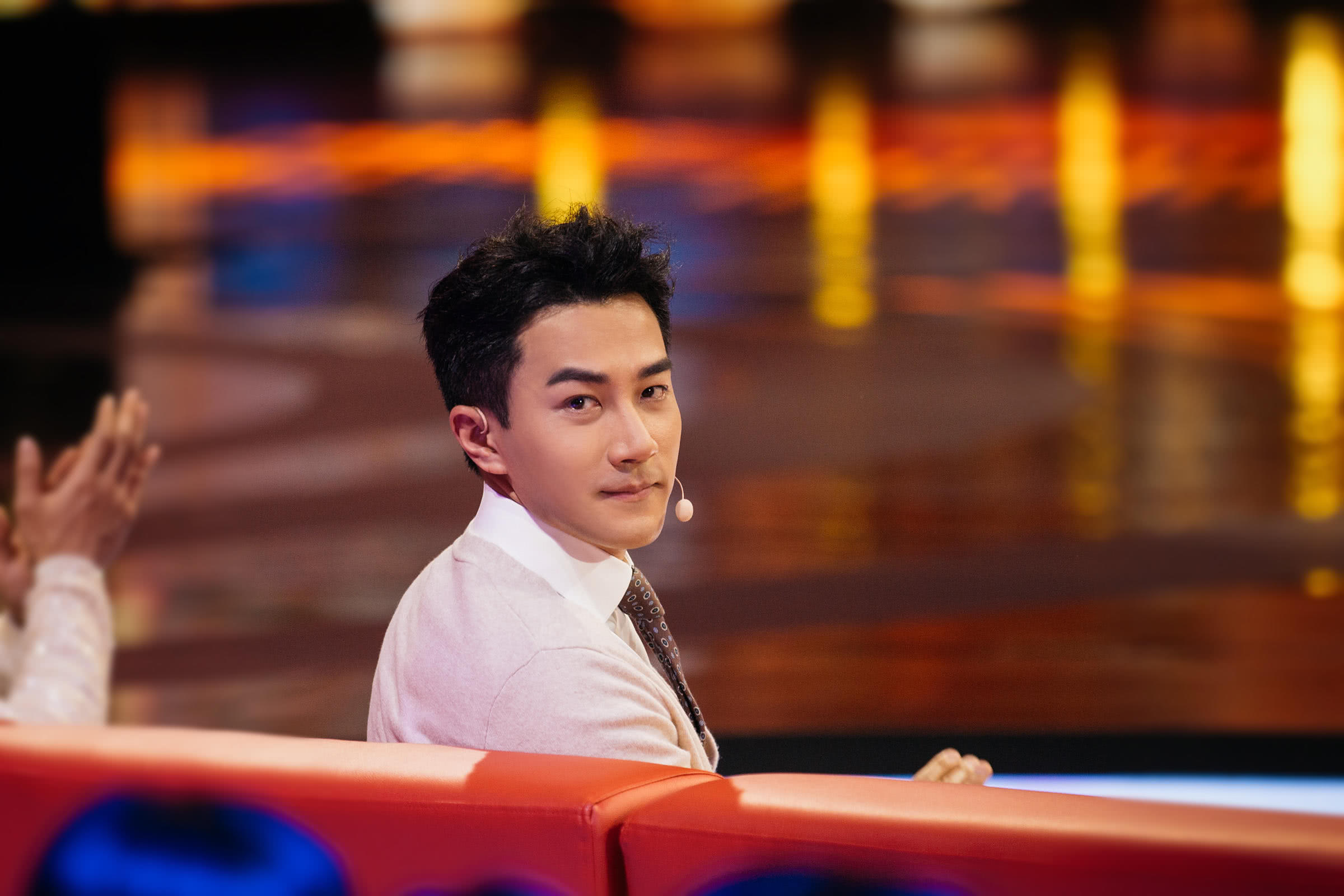 刘恺威参加《跨界歌王》低音炮狂圈粉,证明杨