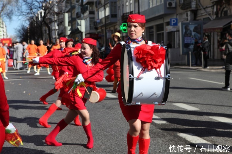 石川观察:媒体称英文春联被“热捧”,啥内容?