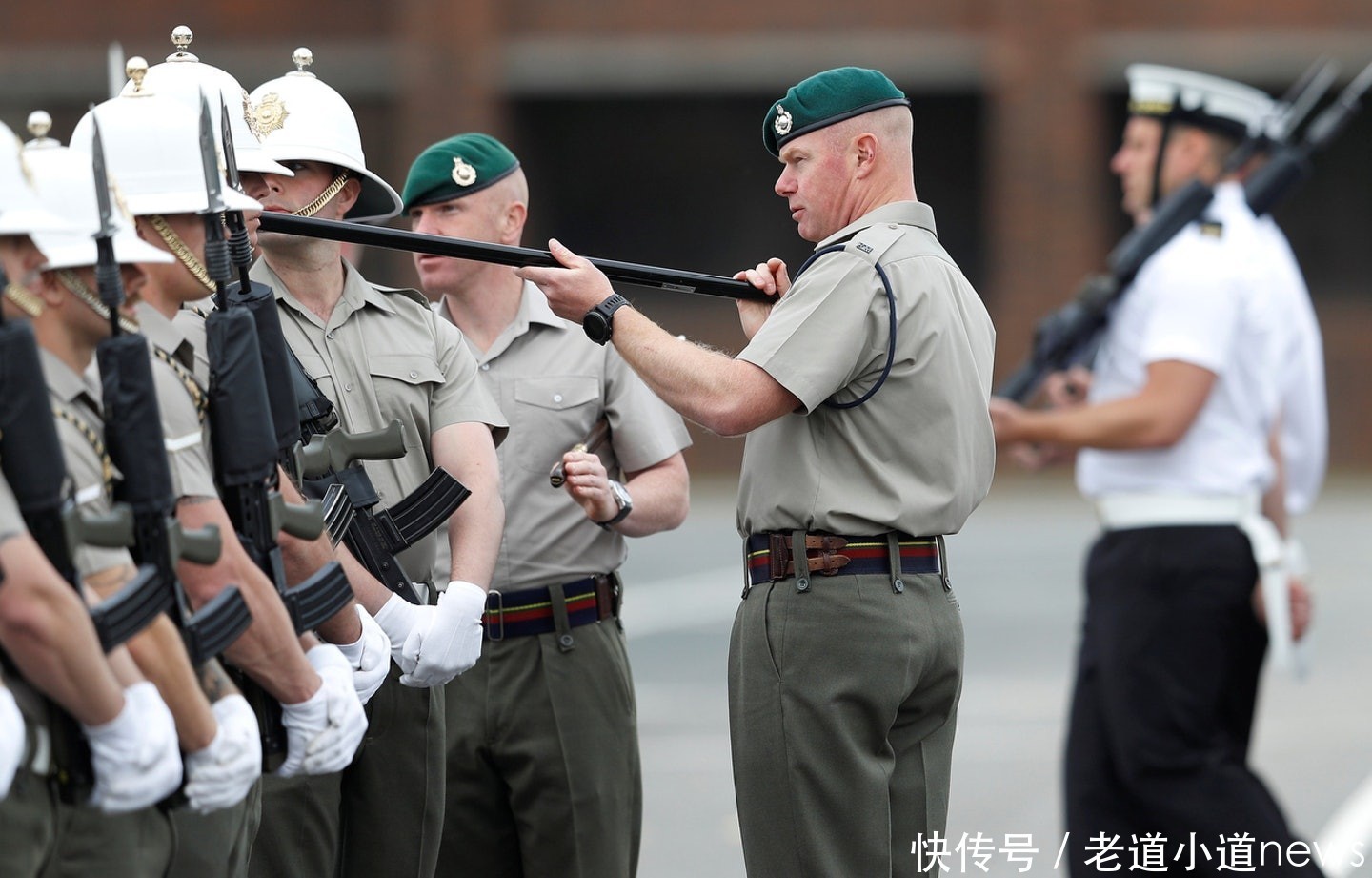 哈里王子大婚:筹办王室婚礼 程序繁多 海陆空全