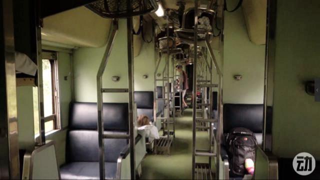 火车车厢如同监狱,实拍泰国火车软座环境-