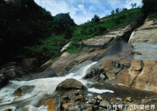 全球唯一裂缝国界线, 大部分领土曾属于中国, 现一边中国一边越南