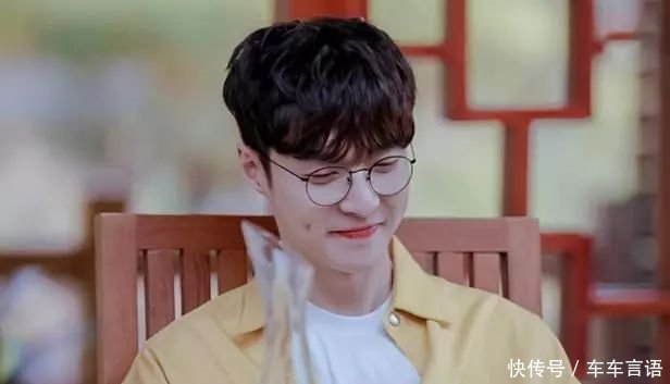 黄子韬发博diss张艺兴炒作,归国四子到底有啥