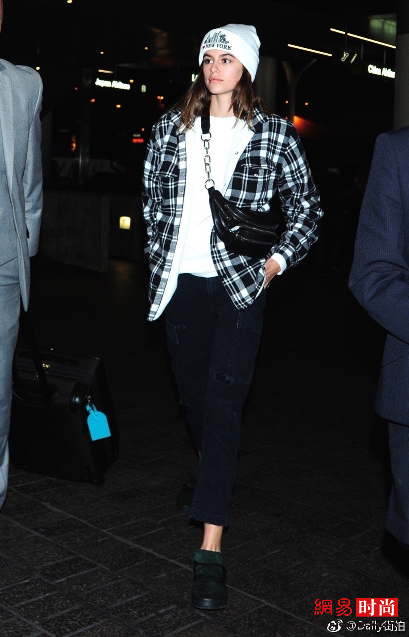 Kaia Greber把程序员标配服装穿出超模感