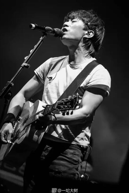 赵雷2018演唱会安排图片