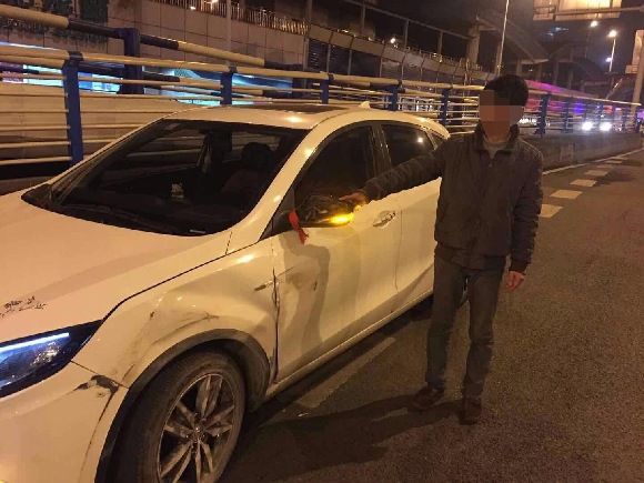 醉驾后发生单车事故 拉好友顶包被民警识破