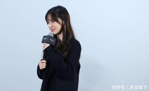 baby晒小海绵照片,头顶小辫太抢镜,网友:小海绵